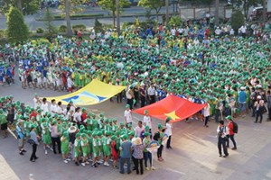 Diễu hành trong lễ khai mạc.